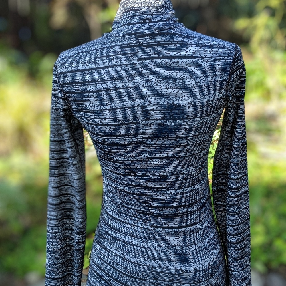Nike Pullover - Picture 2 of 6